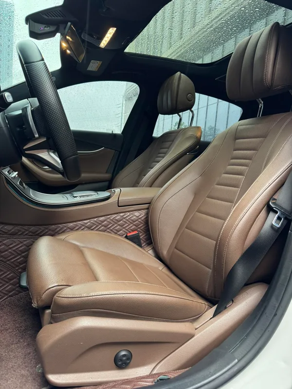 Mercedes-Benz E-Class 2022 Restyling E 260 L sports car interior photo 16 Mercedes-Benz E-Class 2022 Restyling E 260 L sports car interior photo 16