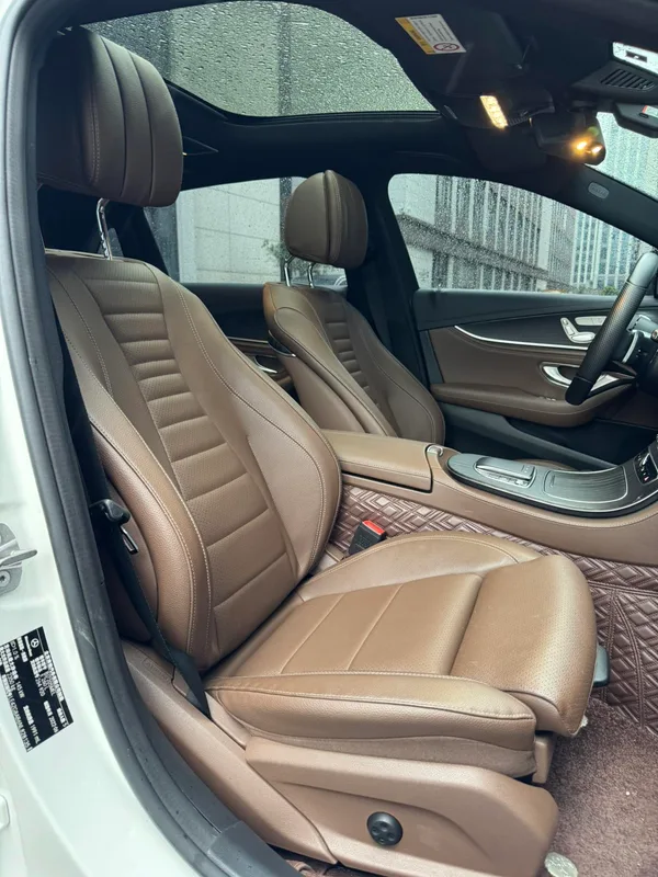 Mercedes-Benz E-Class 2022 Restyling E 260 L sports car interior photo 18 Mercedes-Benz E-Class 2022 Restyling E 260 L sports car interior photo 18