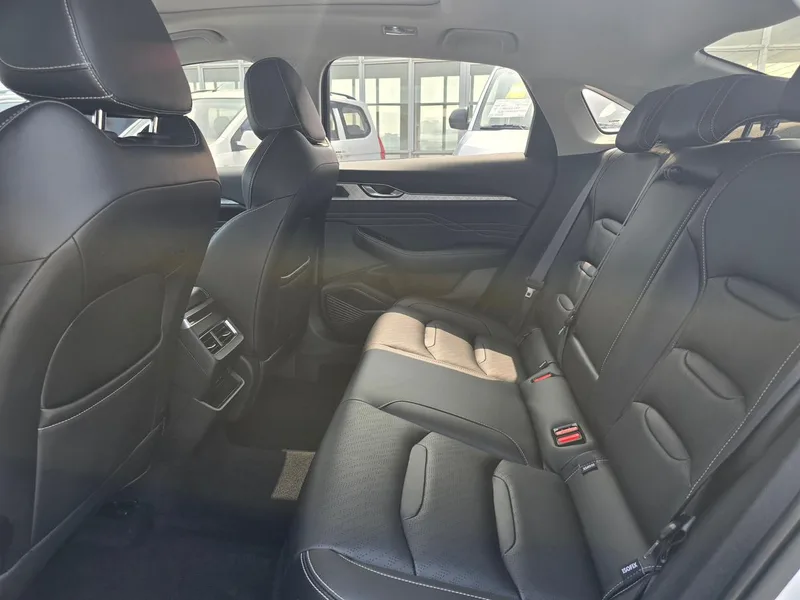 Geely Preface 2023 2.0T Luxury type interior photo 13 Geely Preface 2023 2.0T Luxury type interior photo 13