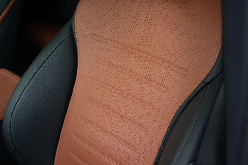 Mercedes-Benz C-Class 2023 C 200 L Sports version interior photo 15 Mercedes-Benz C-Class 2023 C 200 L Sports version interior photo 15