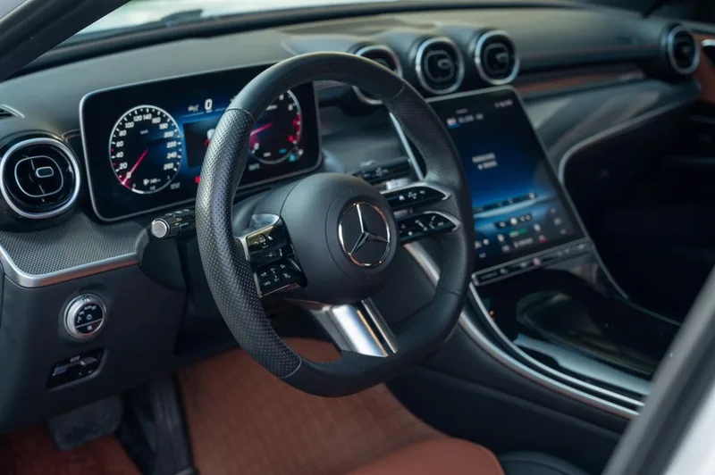 Mercedes-Benz C-Class 2023 C 200 L Sports version interior photo 18 Mercedes-Benz C-Class 2023 C 200 L Sports version interior photo 18
