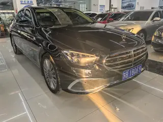 Mercedes-Benz E-Class 2022 Segundo cambio E 300 L Estilo de moda Coche exterior foto 2 Mercedes-Benz E-Class 2022 Segundo cambio E 300 L Estilo de moda Coche exterior foto 2