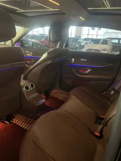 Mercedes-Benz E-Class 2022 Segundo cambio E 300 L Estilo de moda Coche interior foto 9 Mercedes-Benz E-Class 2022 Segundo cambio E 300 L Estilo de moda Coche interior foto 9