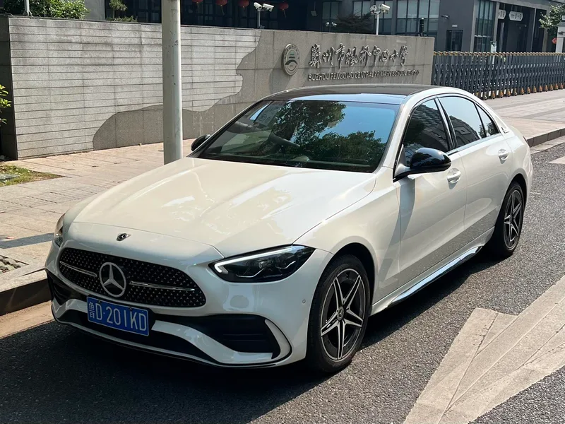 Mercedes-Benz C-Class 2023 C 260 L Hao Night Sports Edition exterior photo 1 Mercedes-Benz C-Class 2023 C 260 L Hao Night Sports Edition exterior photo 1