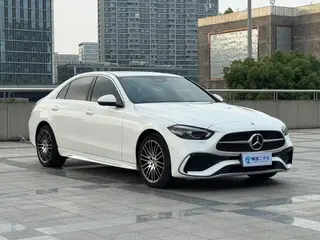 Mercedes-Benz C-Class 2024 C 200 L Version sportive extérieur photo 3 Mercedes-Benz C-Class 2024 C 200 L Version sportive extérieur photo 3
