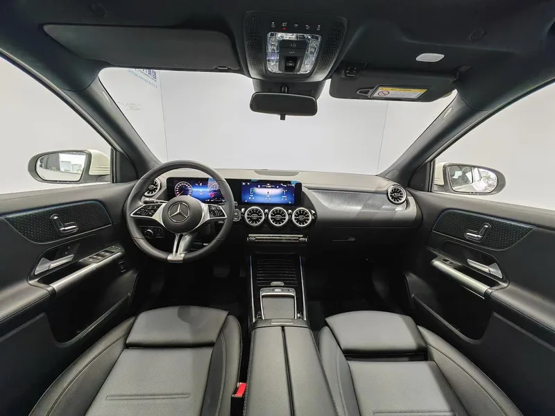 Mercedes-Benz GLA 2024 GLA 200 interior photo 10 Mercedes-Benz GLA 2024 GLA 200 interior photo 10