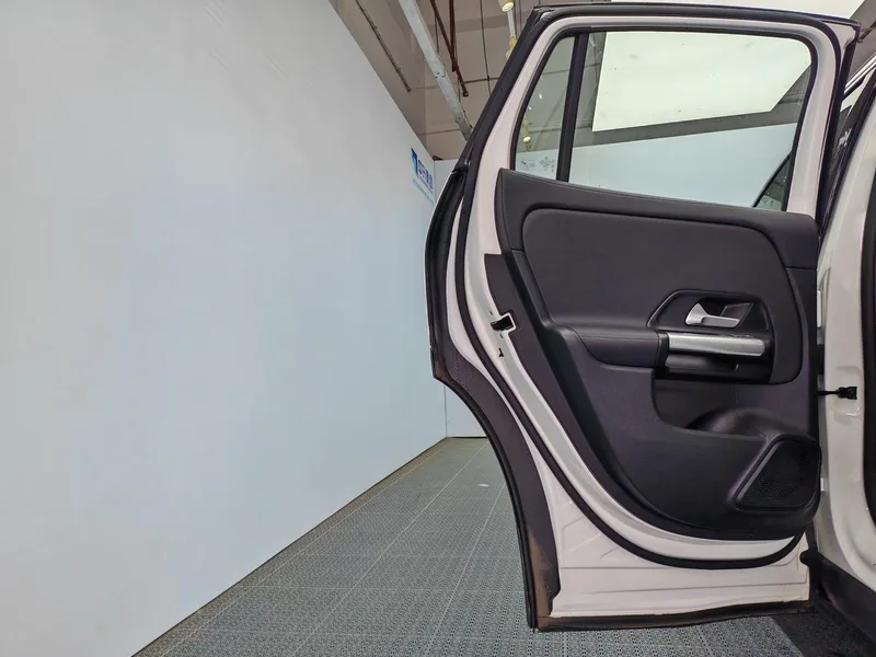 Mercedes-Benz GLA 2024 GLA 200 interior photo 14 Mercedes-Benz GLA 2024 GLA 200 interior photo 14