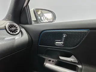 Mercedes-Benz GLA 2024 GLA 200 interior photo 15 Mercedes-Benz GLA 2024 GLA 200 interior photo 15
