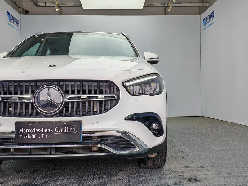 Mercedes-Benz GLA 2024 GLA 200 interior photo 17 Mercedes-Benz GLA 2024 GLA 200 interior photo 17