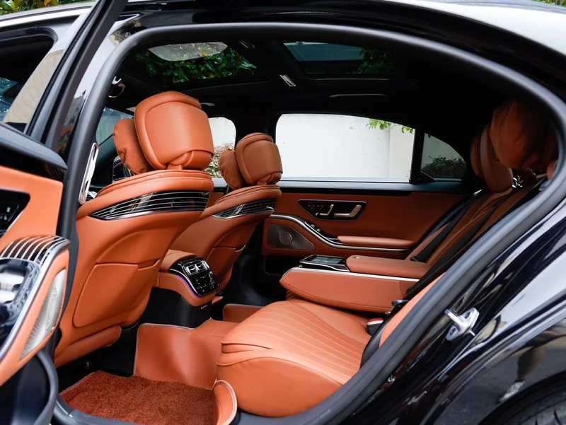 Mercedes-Benz S-Class 2023 S 450 L 4MATIC interior photo 13 Mercedes-Benz S-Class 2023 S 450 L 4MATIC interior photo 13