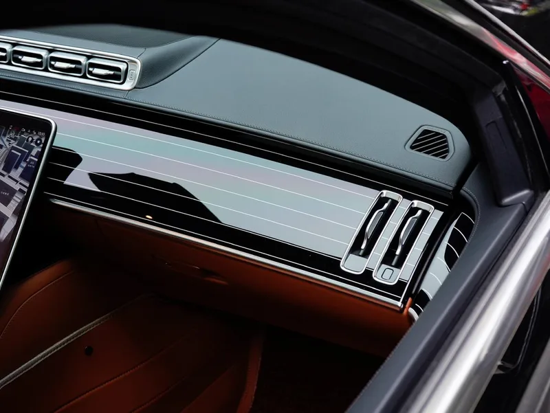 Mercedes-Benz S-Class 2023 S 450 L 4MATIC interior photo 14 Mercedes-Benz S-Class 2023 S 450 L 4MATIC interior photo 14