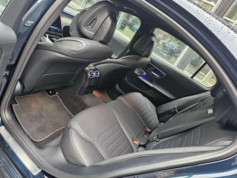 Mercedes-Benz C-Class 2026 C 260 L Coche deportivo interior foto 14 Mercedes-Benz C-Class 2026 C 260 L Coche deportivo interior foto 14