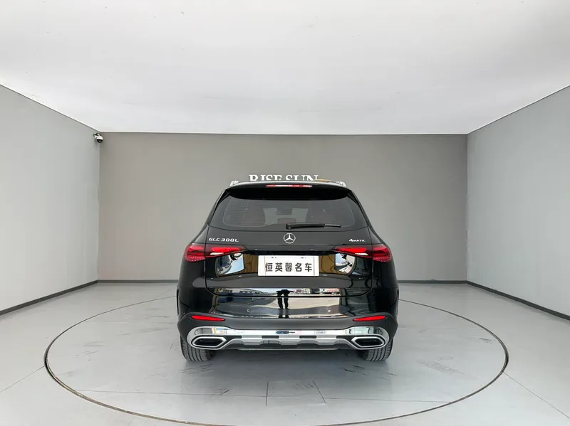 Mercedes-Benz GLC 2023 GLC 300 L 4MATIC Dynamic 7 seat interior photo 8 Mercedes-Benz GLC 2023 GLC 300 L 4MATIC Dynamic 7 seat interior photo 8