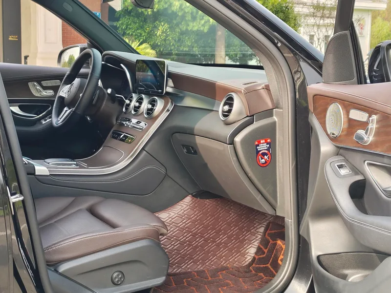 Mercedes-Benz GLC 2022 GLC 300 L 4MATIC Dynamic interior photo 16 Mercedes-Benz GLC 2022 GLC 300 L 4MATIC Dynamic interior photo 16