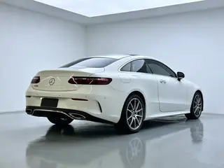 Mercedes-Benz E-Class (Imported) 2023 E 260 Coupé extérieur photo 4