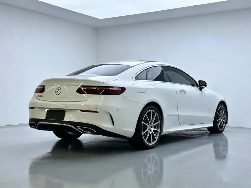 Mercedes-Benz E-Class (Imported) 2023 E 260 Coupé extérieur photo 4