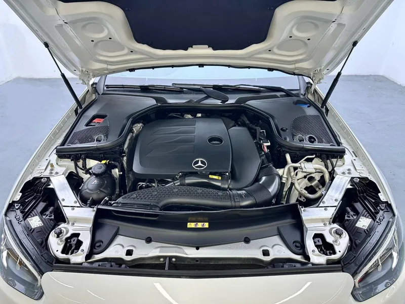 Mercedes-Benz E-Class (Imported) 2023 E 260 Coupé intérieur photo 11