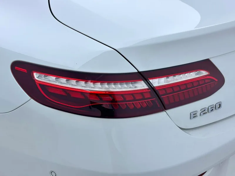 Mercedes-Benz E-Class (Imported) 2023 E 260 Coupé intérieur photo 12