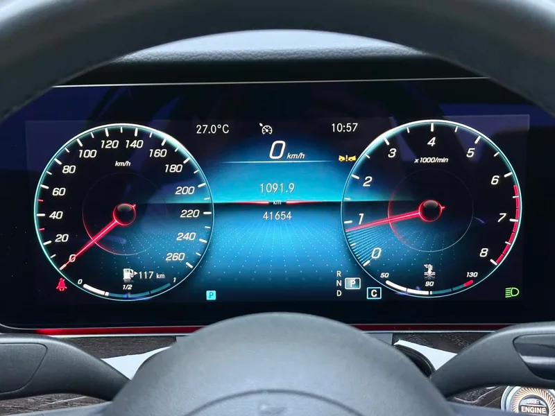 Mercedes-Benz E-Class (Imported) 2023 E 260 Coupé intérieur photo 13