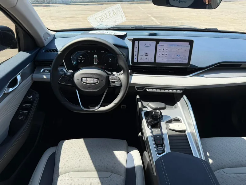Geely Preface 2023 2.0T Premium Trim interior photo 15 Geely Preface 2023 2.0T Premium Trim interior photo 15