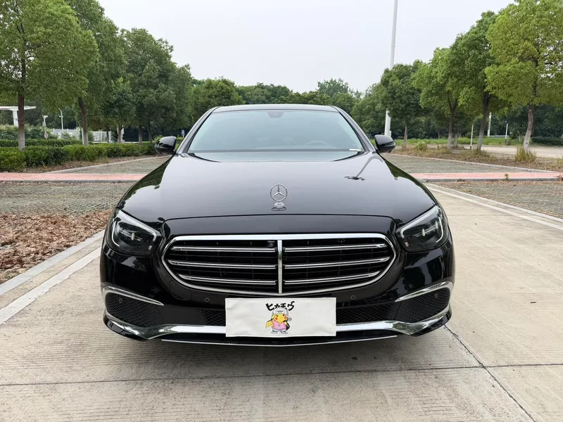 Mercedes-Benz E-Class 2022 Second change E 300 L Luxury type Passenger car exterior photo 2