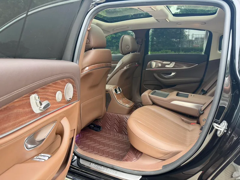 Mercedes-Benz E-Class 2022 Second change E 300 L Luxury type Passenger car interior photo 11