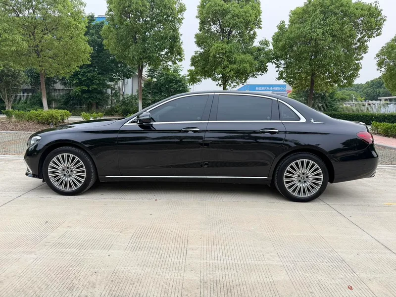 Mercedes-Benz E-Class 2022 Second change E 300 L Luxury type Passenger car interior photo 16