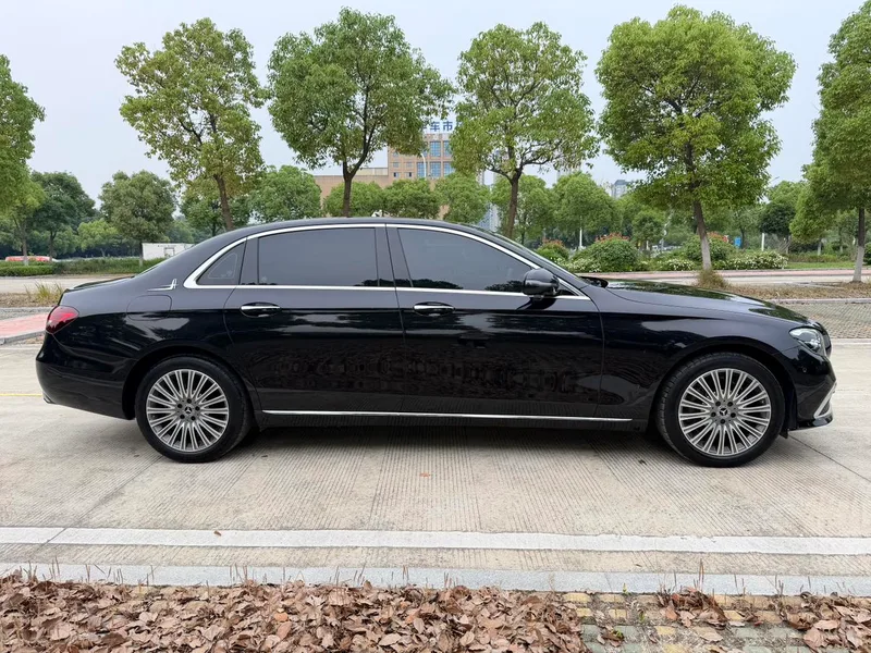 Mercedes-Benz E-Class 2022 Second change E 300 L Luxury type Passenger car interior photo 19