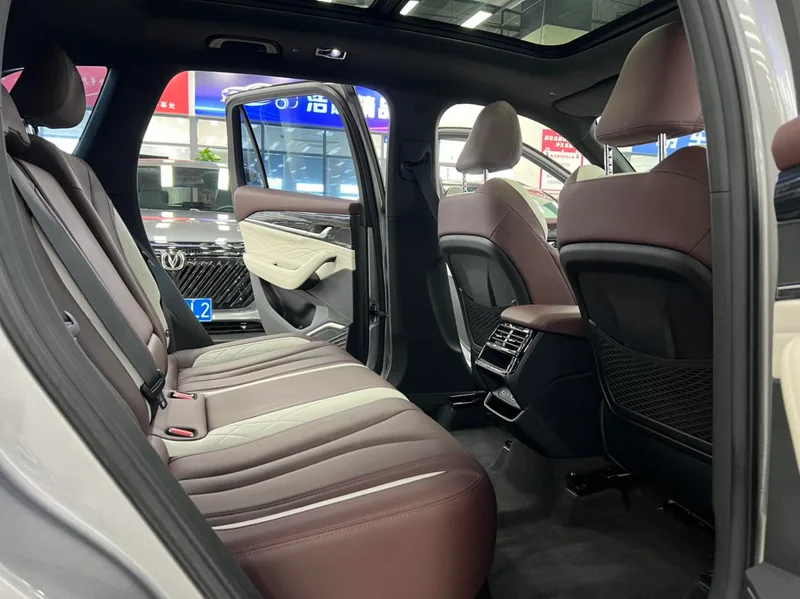 Geely Monjaro 2021 2.0TD DCT EVO Tipo noble con tracción en dos ruedas interior foto 8 Geely Monjaro 2021 2.0TD DCT EVO Tipo noble con tracción en dos ruedas interior foto 8