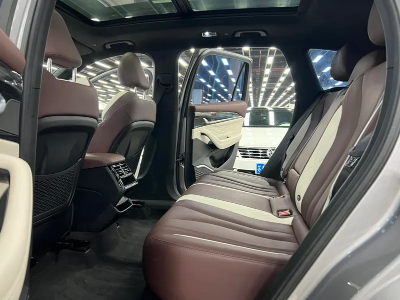 Geely Monjaro 2021 2.0TD DCT EVO Tipo noble con tracción en dos ruedas interior foto 9 Geely Monjaro 2021 2.0TD DCT EVO Tipo noble con tracción en dos ruedas interior foto 9