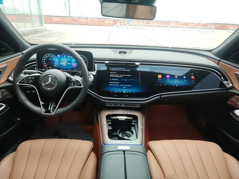 Mercedes-Benz E-Class 2024 E 300 L Fashionable Passenger car interior photo 12 Mercedes-Benz E-Class 2024 E 300 L Fashionable Passenger car interior photo 12