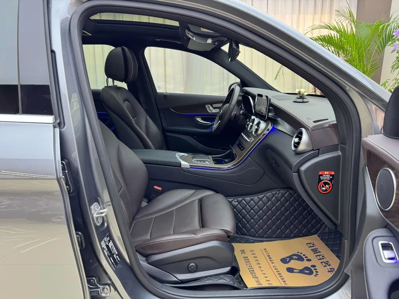 Mercedes-Benz GLC 2021 GLC 260 L 4MATIC Luxury type interior photo 12 Mercedes-Benz GLC 2021 GLC 260 L 4MATIC Luxury type interior photo 12