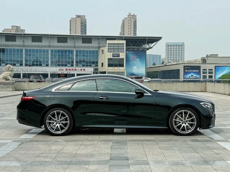 Mercedes-Benz E-Class (Imported) 2023 E 260 Coupé exterior foto 2 Mercedes-Benz E-Class (Imported) 2023 E 260 Coupé exterior foto 2