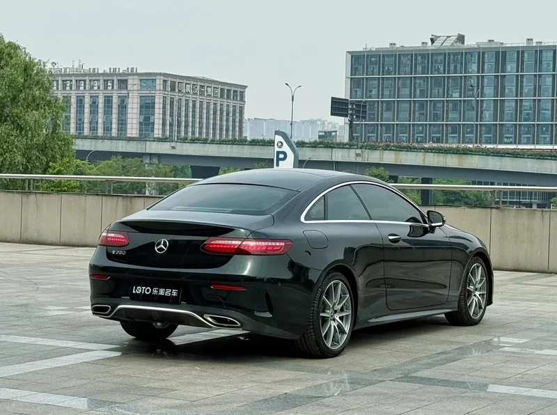 Mercedes-Benz E-Class (Imported) 2023 E 260 Coupé exterior foto 4 Mercedes-Benz E-Class (Imported) 2023 E 260 Coupé exterior foto 4