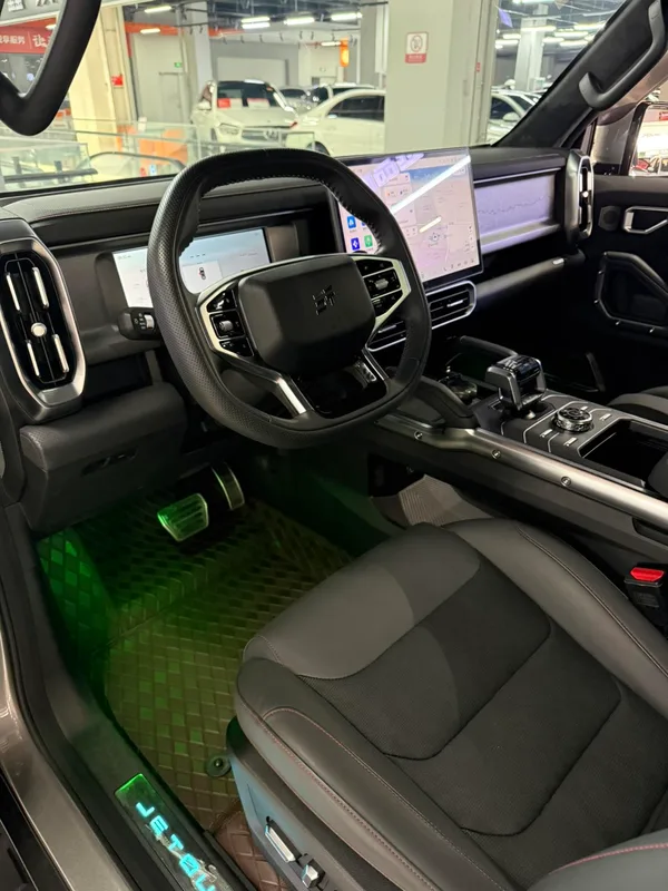 Jetour T2 2024 2.0TD Four-wheel drive Time travel PRO Entertainment Edition exterior photo 4 Jetour T2 2024 2.0TD Four-wheel drive Time travel PRO Entertainment Edition exterior photo 4