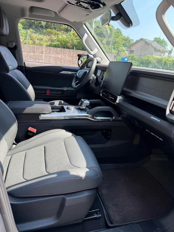 Jetour T2 2023 1.5TD Two-wheel drive Discover PRO interior photo 11