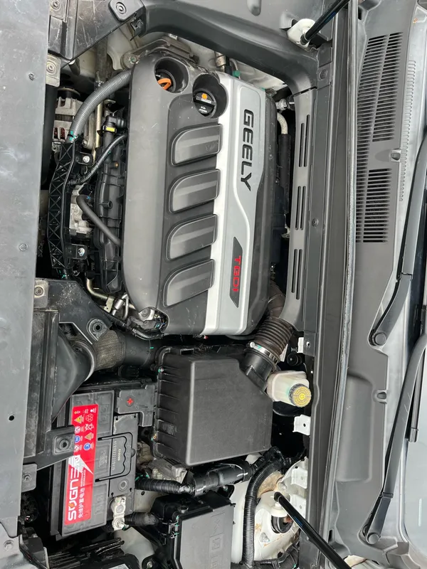 Geely Boyue 2018 Versión deportiva 1.8TD Tipo Zhizun con tracción automática en dos ruedas interior foto 12