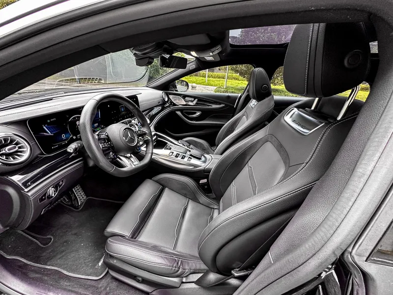 Mercedes-Benz AMG GT 2023 AMG GT 50 Voiture de sport à quatre portes intérieur photo 9