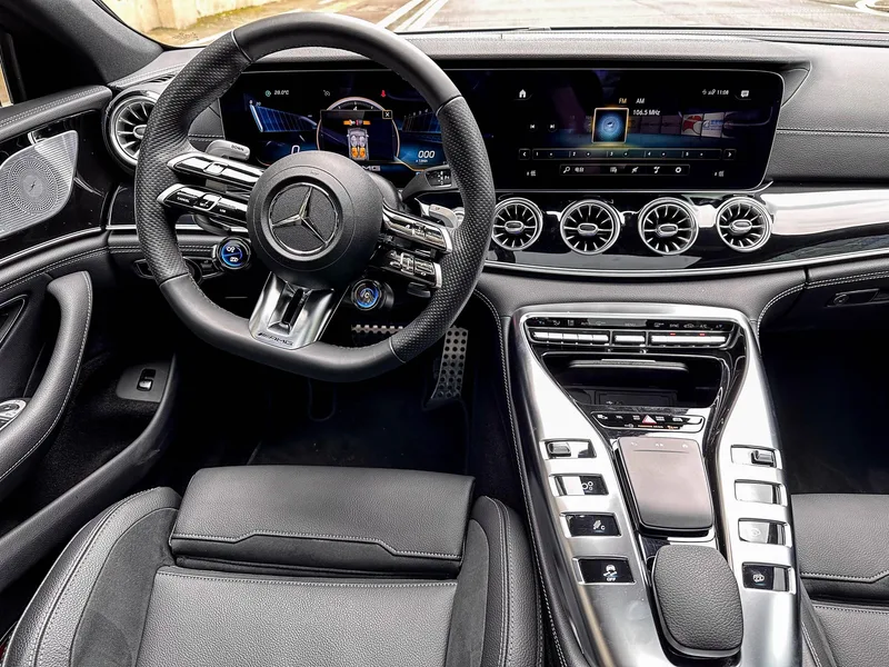 Mercedes-Benz AMG GT 2023 AMG GT 50 Voiture de sport à quatre portes intérieur photo 10