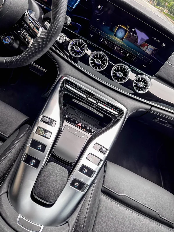 Mercedes-Benz AMG GT 2023 AMG GT 50 Voiture de sport à quatre portes intérieur photo 11