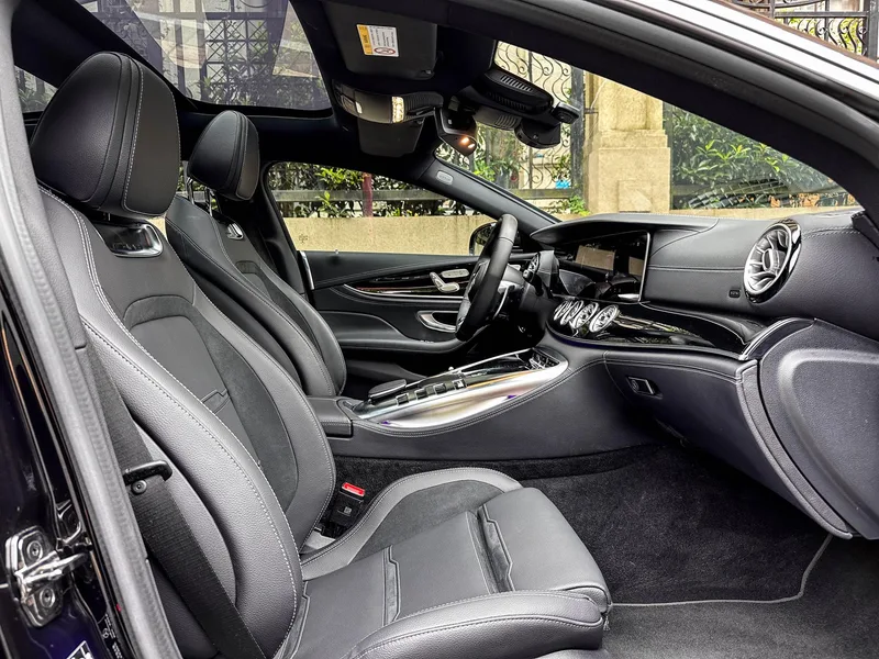 Mercedes-Benz AMG GT 2023 AMG GT 50 Voiture de sport à quatre portes intérieur photo 14