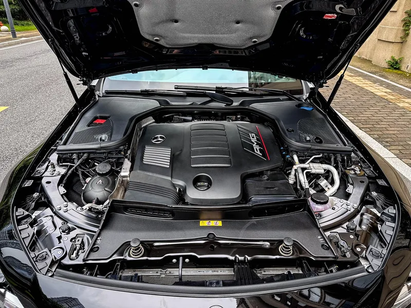 Mercedes-Benz AMG GT 2023 AMG GT 50 Voiture de sport à quatre portes intérieur photo 16