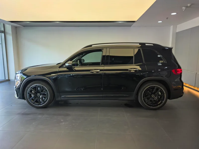 Mercedes-Benz GLB AMG 2024 AMG GLB 35 4MATIC exterior photo 3