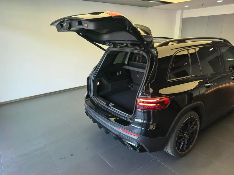 Mercedes-Benz GLB AMG 2024 AMG GLB 35 4MATIC interior photo 11