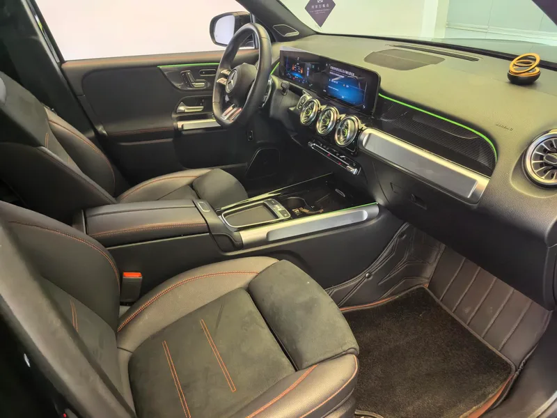 Mercedes-Benz GLB AMG 2024 AMG GLB 35 4MATIC interior photo 13