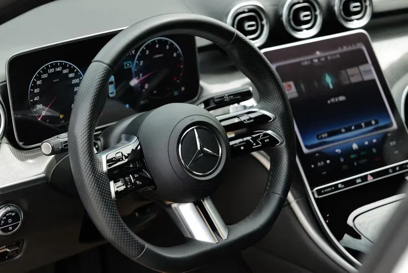 Mercedes-Benz C-Class 2024 C 260 L Edición deportiva Haoye interior foto 6 Mercedes-Benz C-Class 2024 C 260 L Edición deportiva Haoye interior foto 6