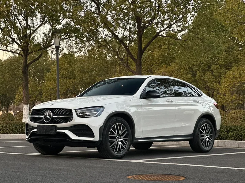 Mercedes-Benz GLC Coupe 2023 GLC 300 4MATIC coupe SUV exterior photo 1 Mercedes-Benz GLC Coupe 2023 GLC 300 4MATIC coupe SUV exterior photo 1