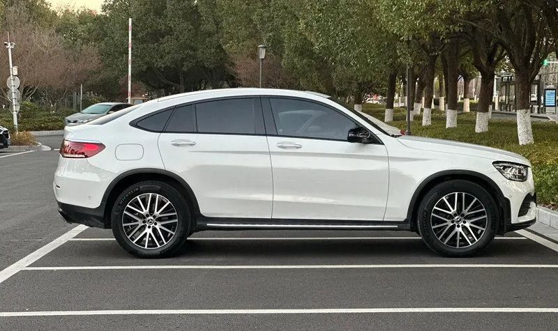 Mercedes-Benz GLC Coupe 2023 GLC 300 4MATIC coupe SUV exterior photo 5 Mercedes-Benz GLC Coupe 2023 GLC 300 4MATIC coupe SUV exterior photo 5