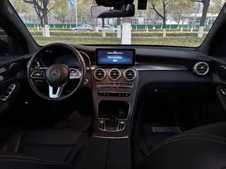 Mercedes-Benz GLC Coupe 2023 GLC 300 4MATIC coupe SUV interior photo 7 Mercedes-Benz GLC Coupe 2023 GLC 300 4MATIC coupe SUV interior photo 7