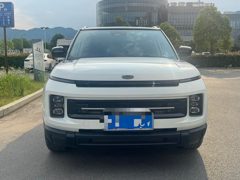 Geely ICON 2025 1.5TD Edición Linglong Jinxi exterior foto 3 Geely ICON 2025 1.5TD Edición Linglong Jinxi exterior foto 3